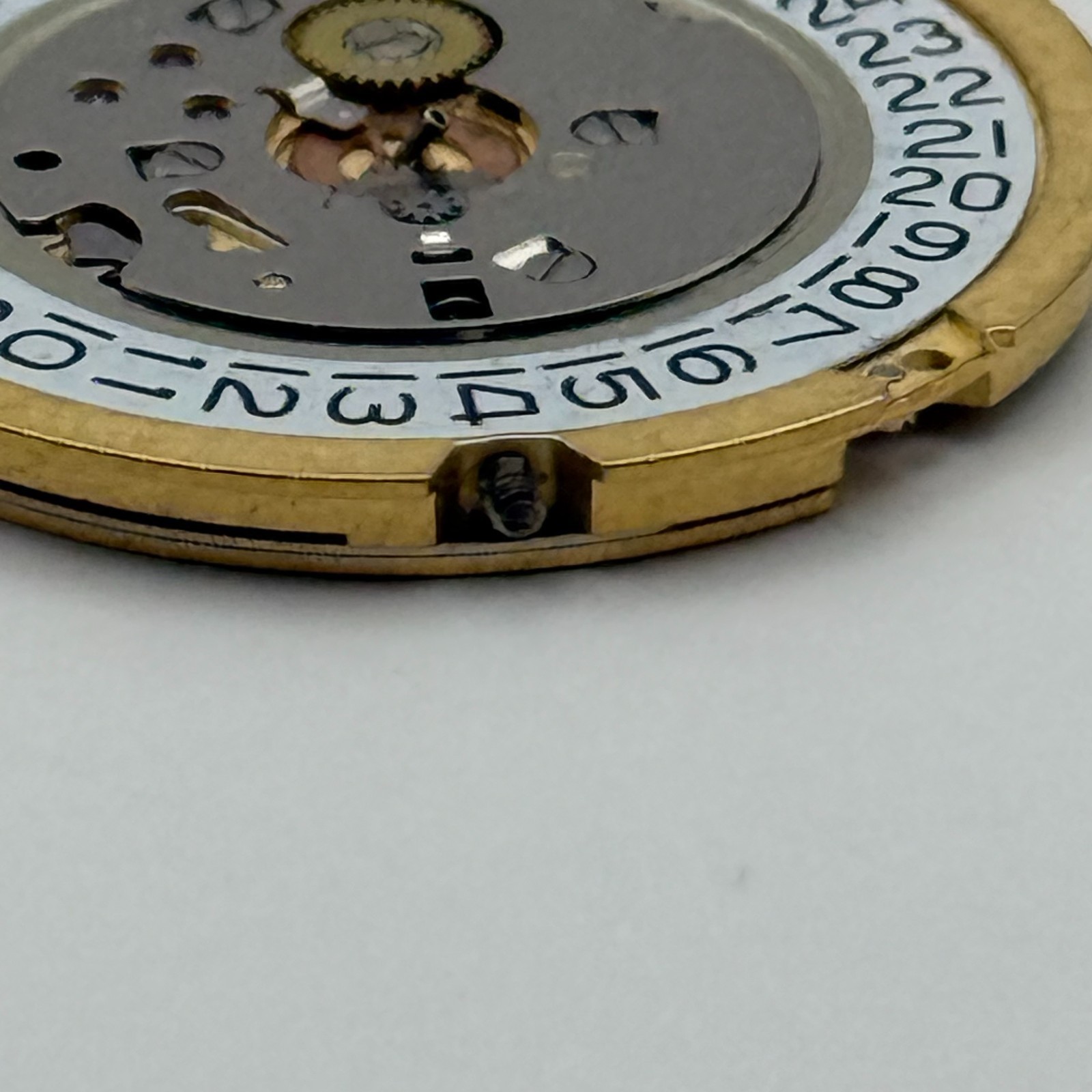 Ronda 1006 Watch Movement Quartz Swiss Date 8 Jewels Vintage Parts Repair 23.8mm