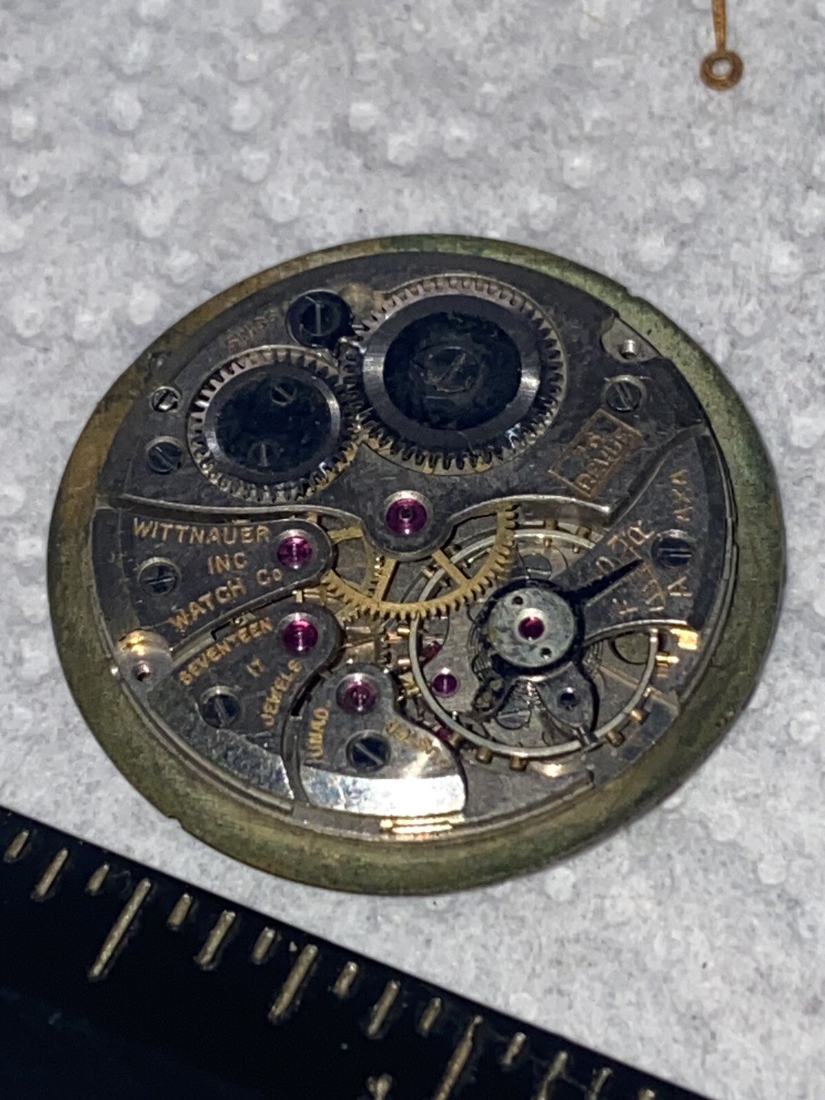 Vintage 17 jewel Wittnauer Revue 76/3G Gents watch movement (Parts Or repair)