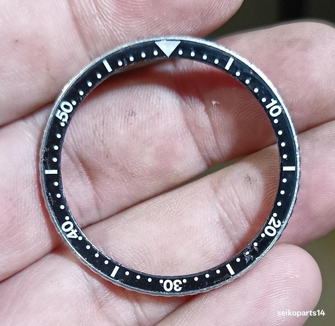 SEIKO BLACK ROTATING BEZEL H556-5020 H556-5029