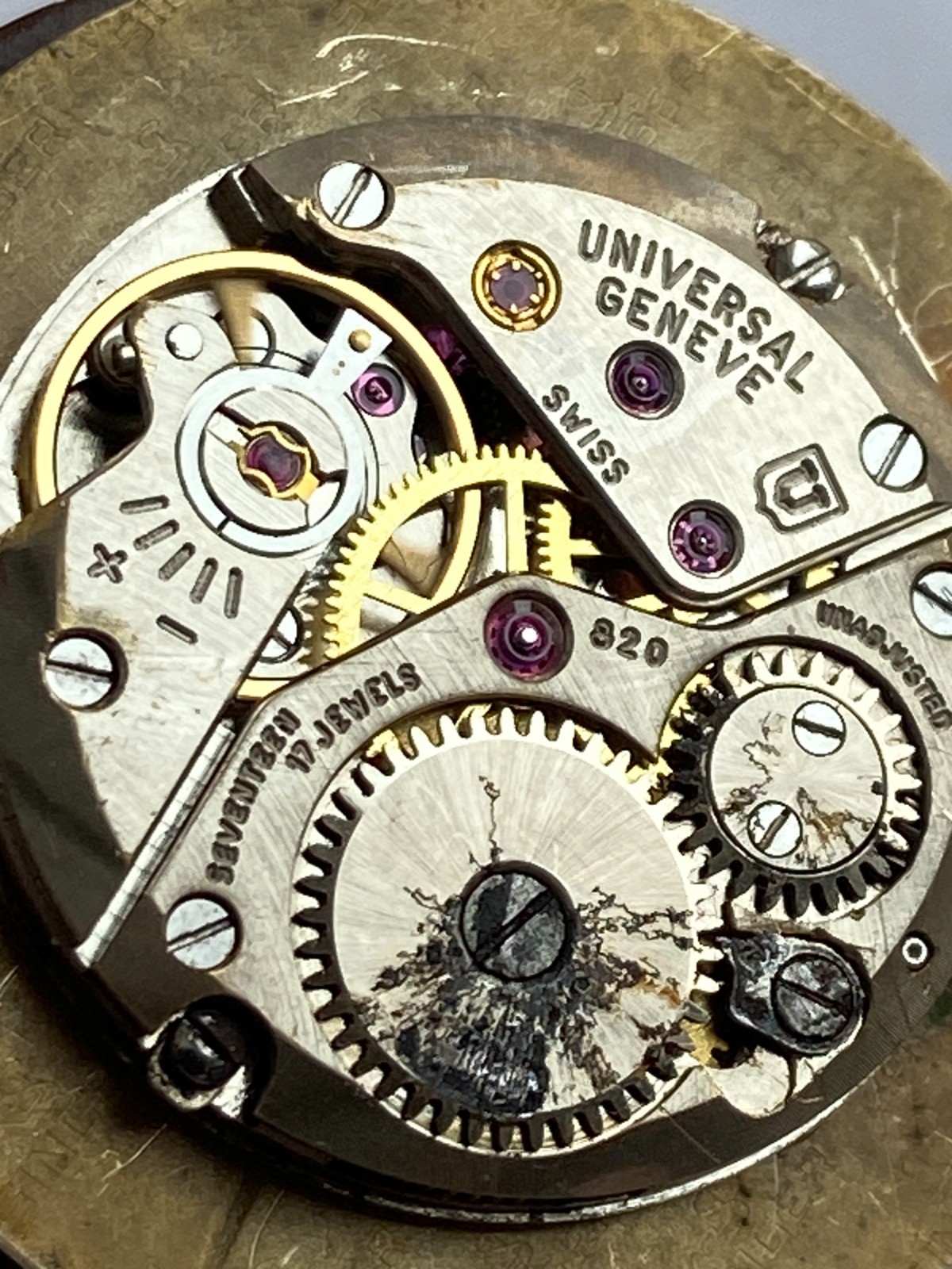 VINTAGE MEN WRIST WATCH FOR PARTS MOVEMENT UNIVERSAL GENEVE AU DIADEME CAL. 820
