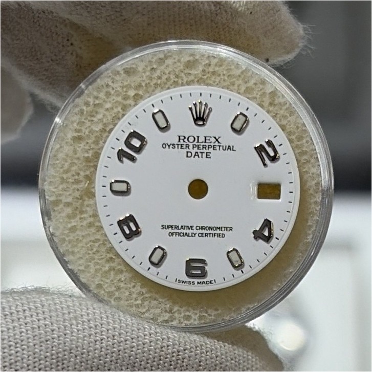 Rolex Oyster Perpetual Date Dial White Arabic Numerals Non-Numeric w/ Date 26mm