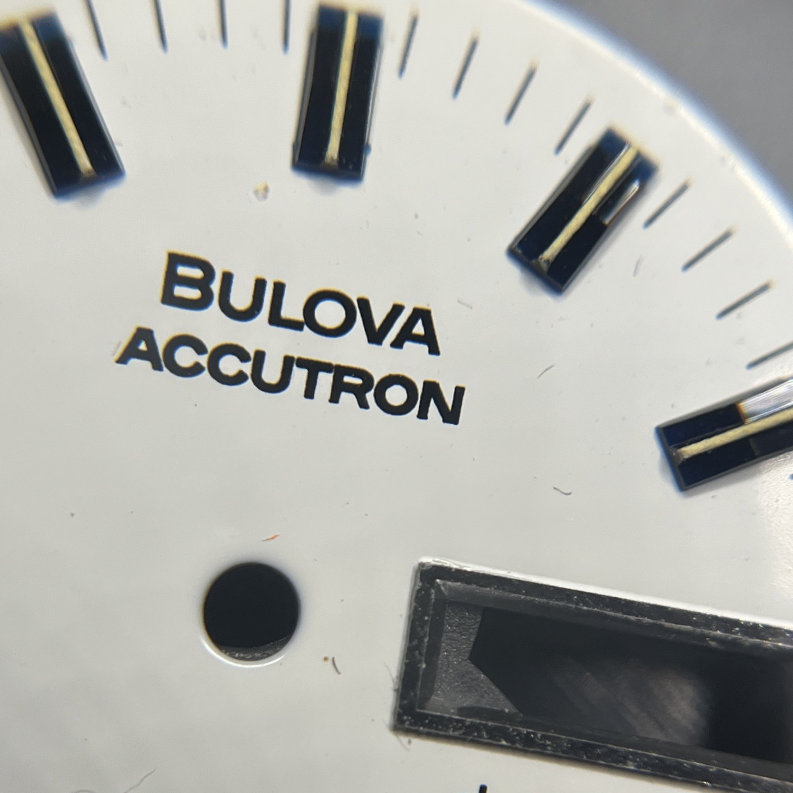 Vintage Accutron Quartz 666 Devil Diver Dual-Date White Ref.8112 Dial (015)