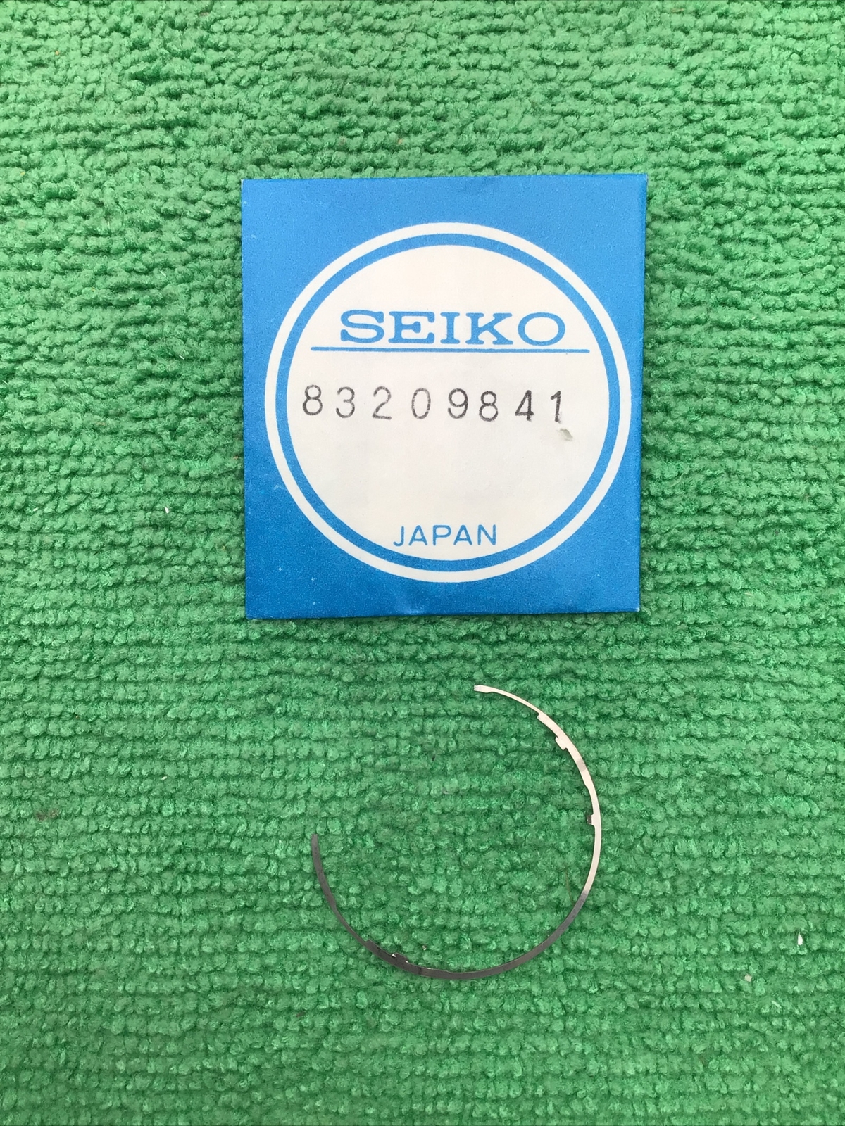 Genuine Seiko 8320 9841 Spring Clip NOS