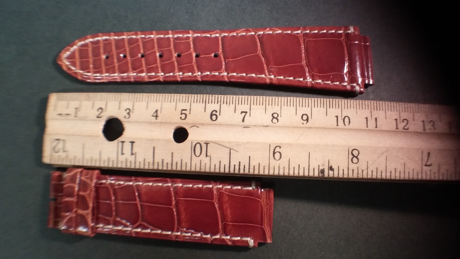 Milus band crocodile brown, shiny, with white stitch, 19×19 (at pins), 20mm (buc
