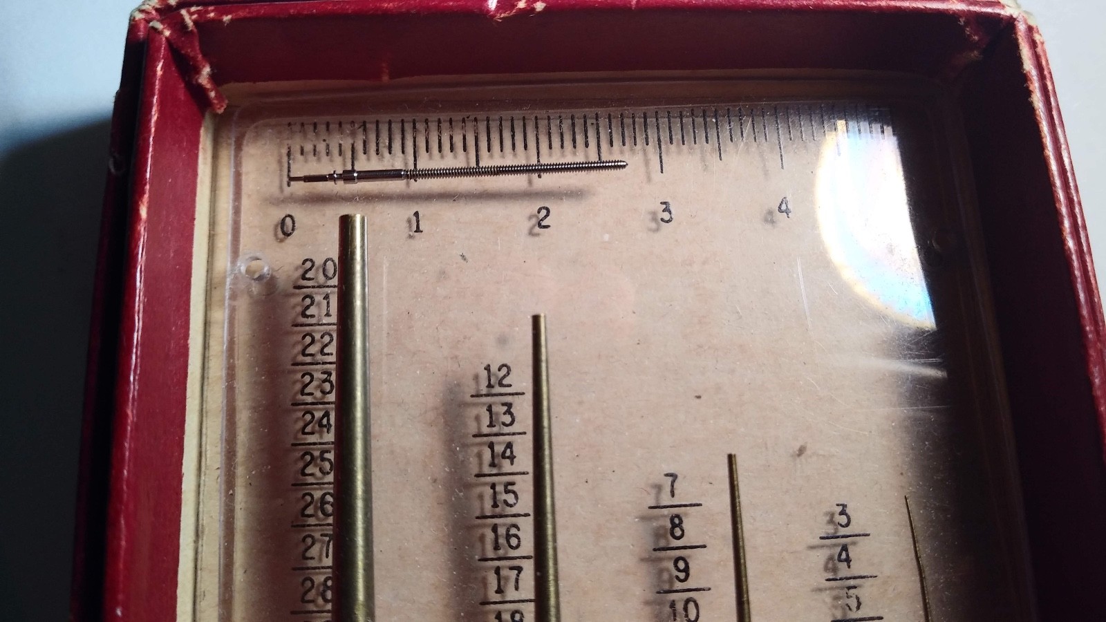 Omega 625 1106, 620, 630, 670, 680, 683 WINDING STEM (long), NEW Tap 10 (0.90mm)