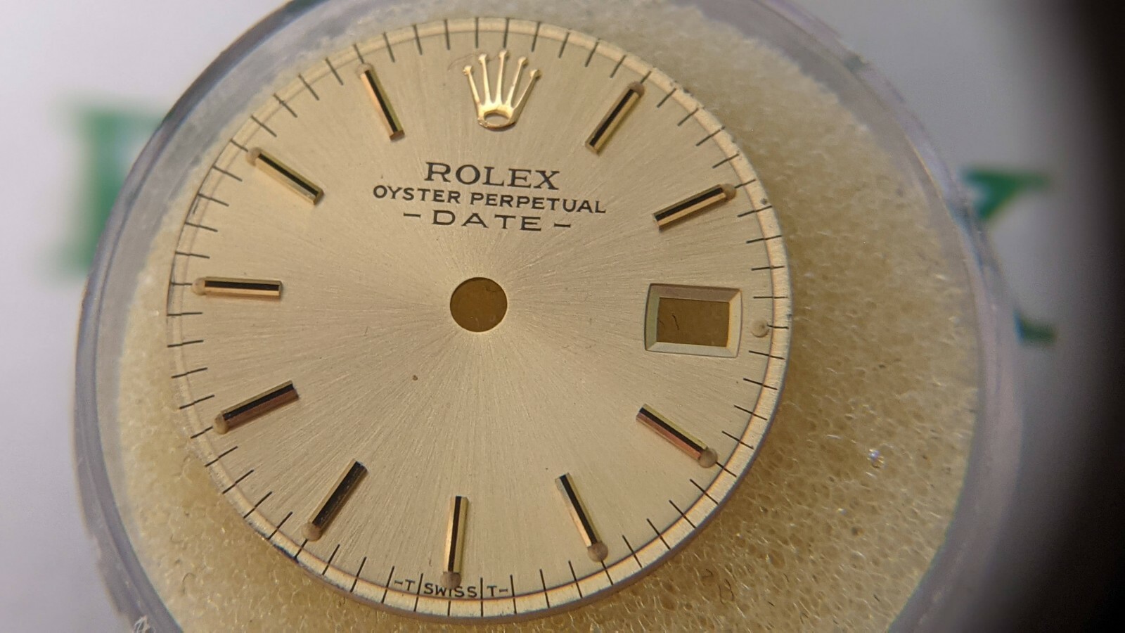 gold/yellow Genuine Rolex 2135 dial Oyster Perpetual DATE TSwissT. pre-owned