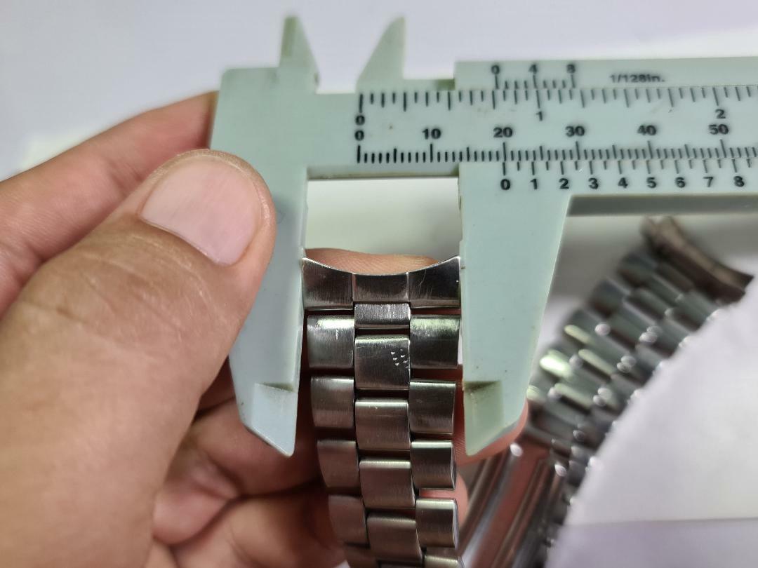 RARE GENUINE USED FISHBONE BRACELET BAND SEIKO QUARTZ SPORTS SILVER WAVE 7546