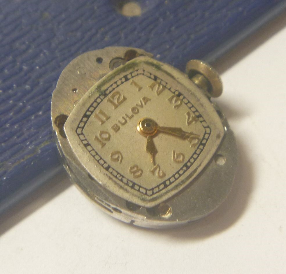 1941 Bulova Watch Co Ladies 17 Jewels Caliber 6AN Movt Dial Hands- RUNS !!