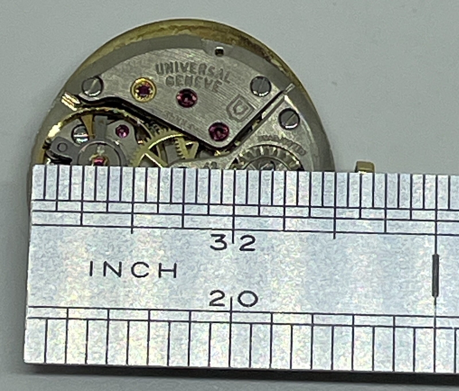 UNIVERSAL GENEVE 42 MOVEMENT Swiss 17 Jewels Runs
