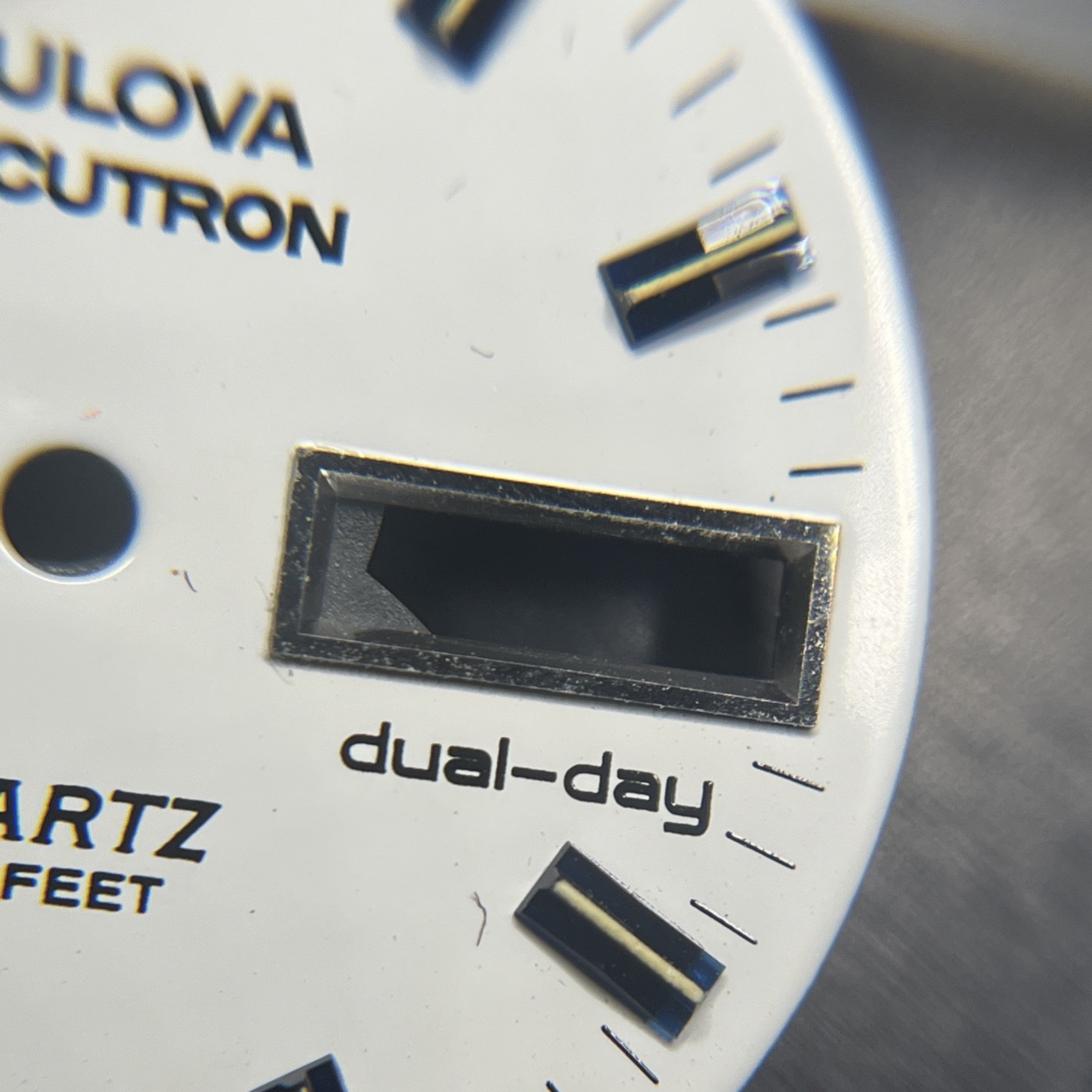 Vintage Accutron Quartz 666 Devil Diver Dual-Date White Ref.8112 Dial (015)