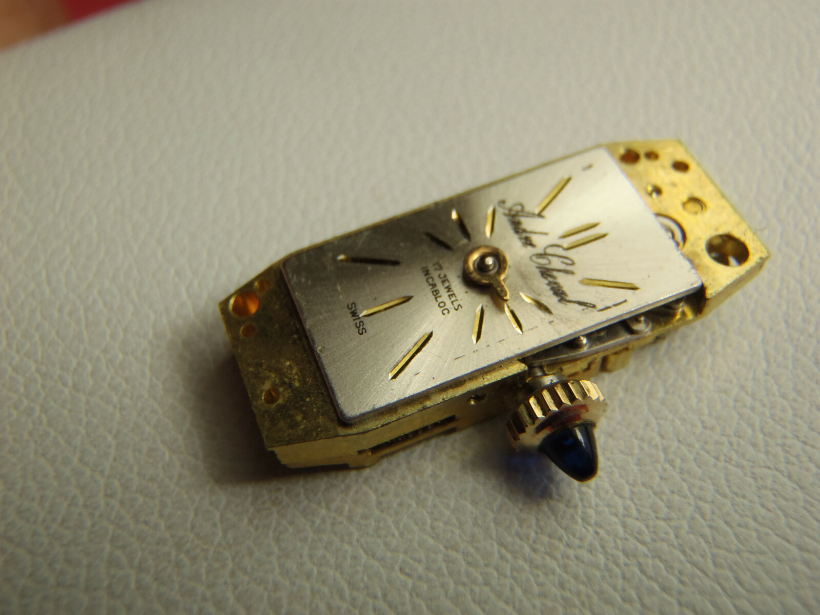 Andre Cheval WATCH MOVEMENT 17J WIND-UP 21.4 X 8.9MM SOLD 4 PARTS