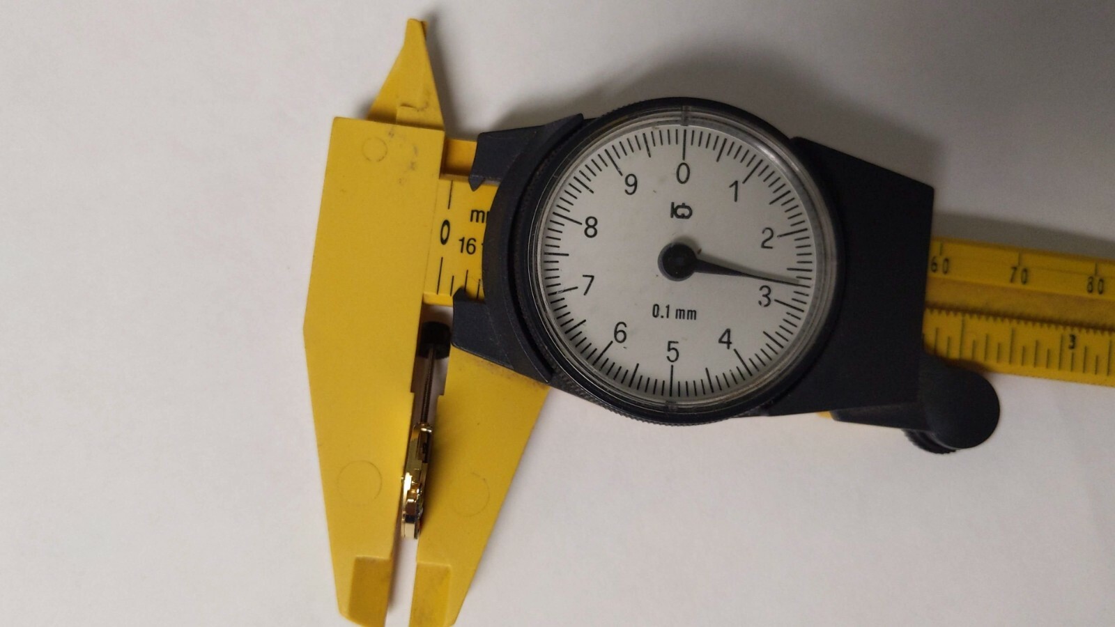 ETA 976.001 watch movement SS1 V8 Aig 1 (H1) NEW yellow 2 hands SS1