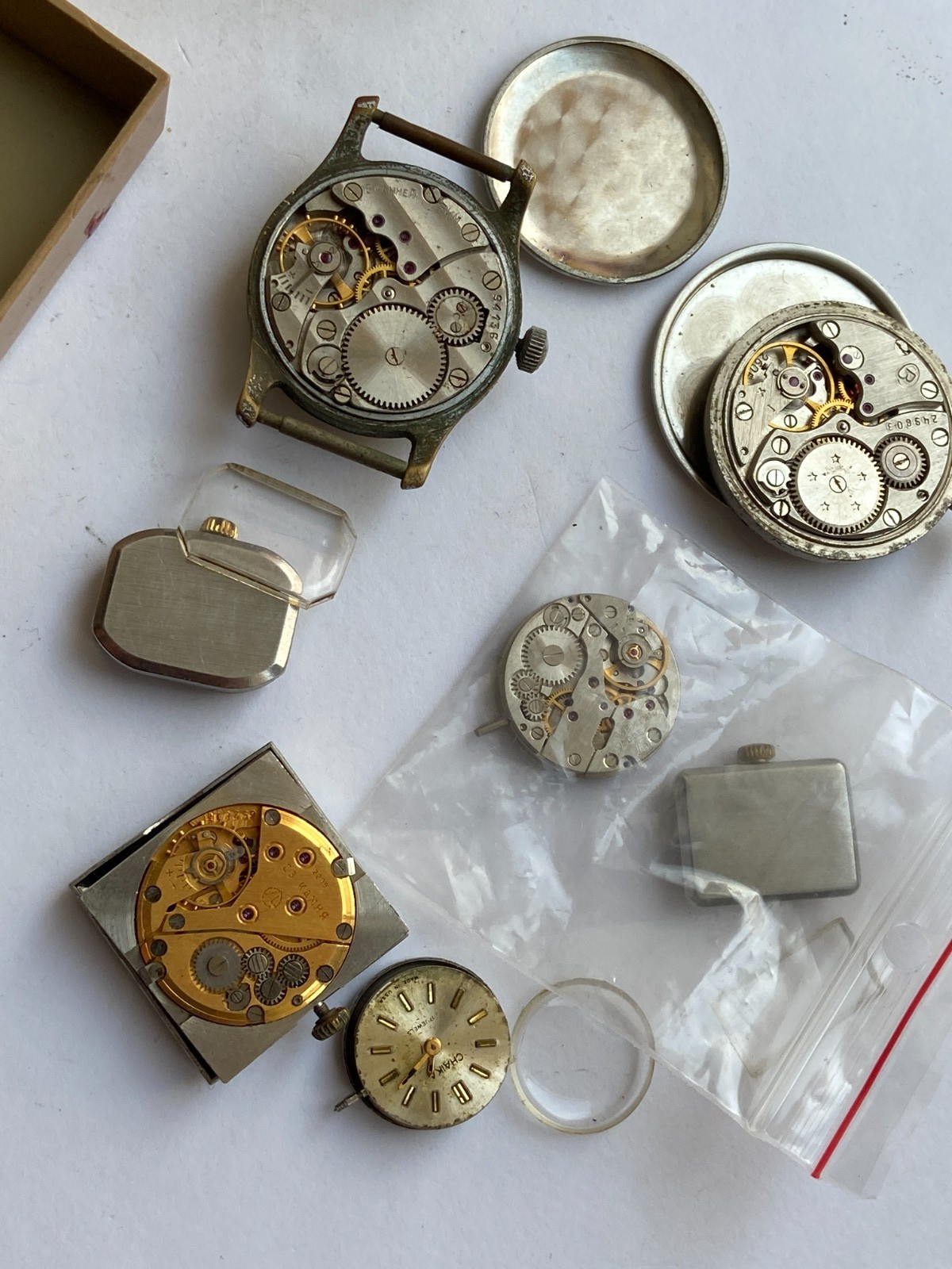 VINTAGE MEN /WOMEN WRIST WATCH PARTS + BOX POLJOT SPORTIVEN LUCH 2209 MIX LOT