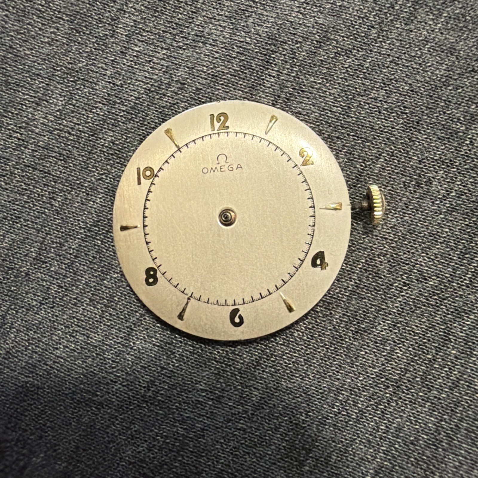 Vintage 1947 OMEGA Cal. 28SC Center Seconds Movement & Dial RUNS J15