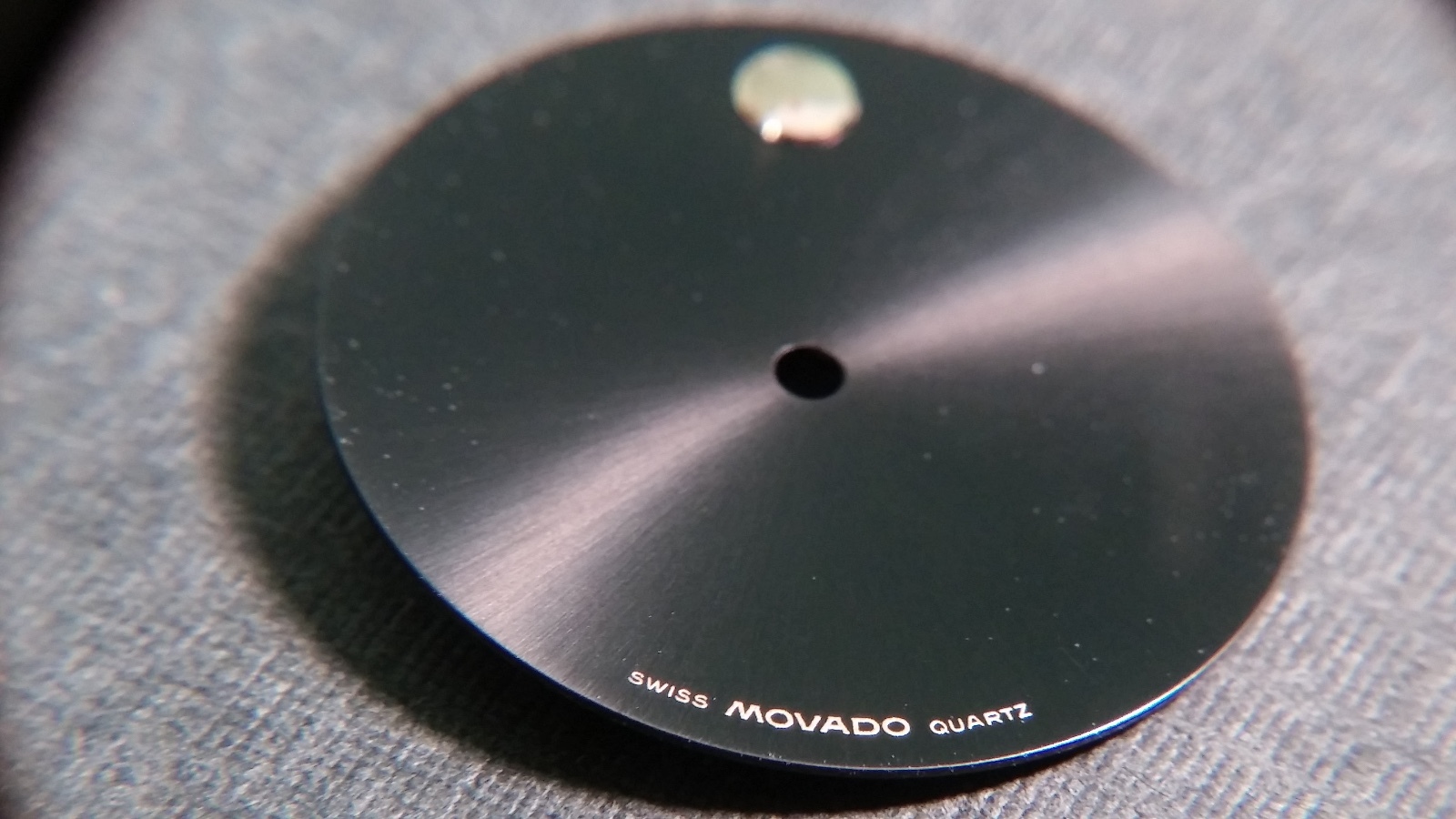 Movado Museum 87 25 832 Dial shiny black dial with yellow dot. 21mm diameter