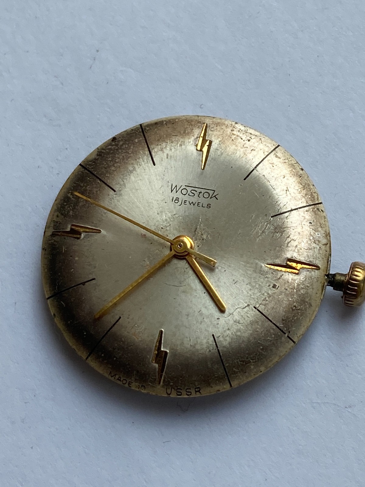 VINTAGE MEN WRIST WATCH FOR PARTS MOVEMENT WOSTOK 18 JEWELS USSR CAL. 2209