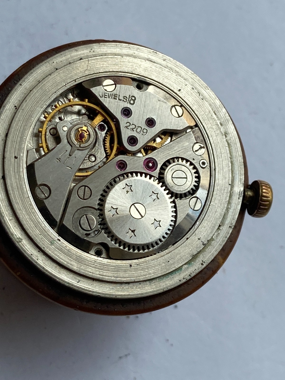 VINTAGE MEN WRIST WATCH FOR PARTS MOVEMENT WOSTOK 18 JEWELS USSR CAL. 2209
