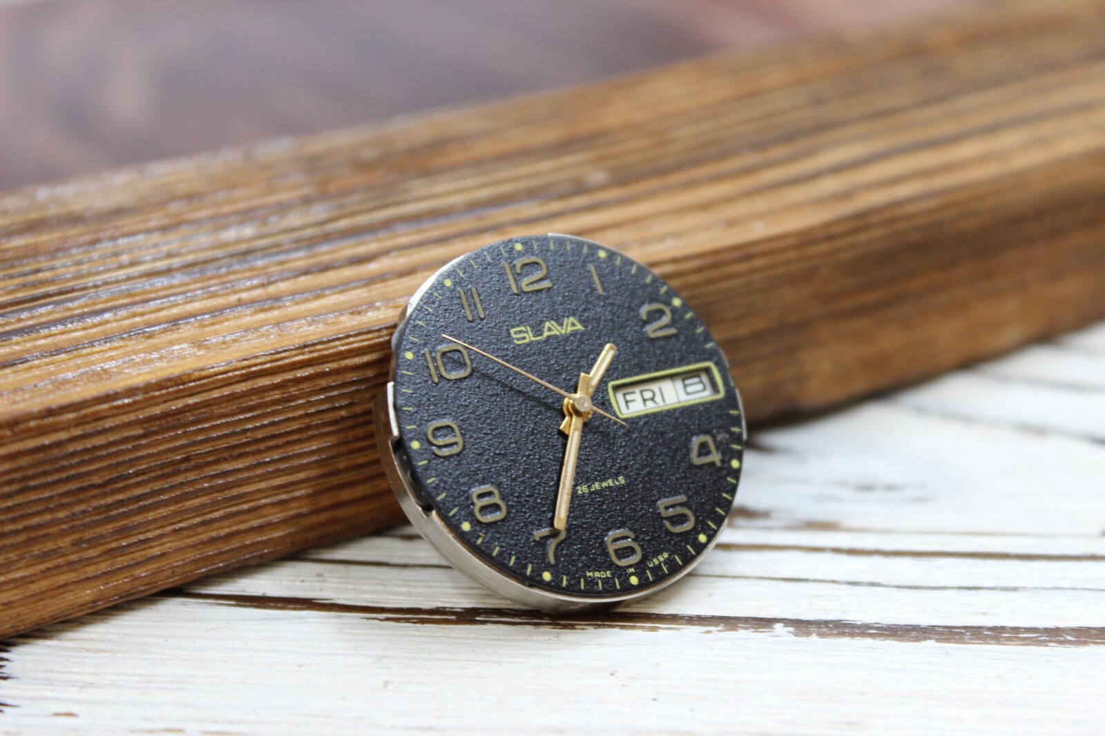 The dial of the men’s watch Slava 2628 26 stone of the USSR does not work