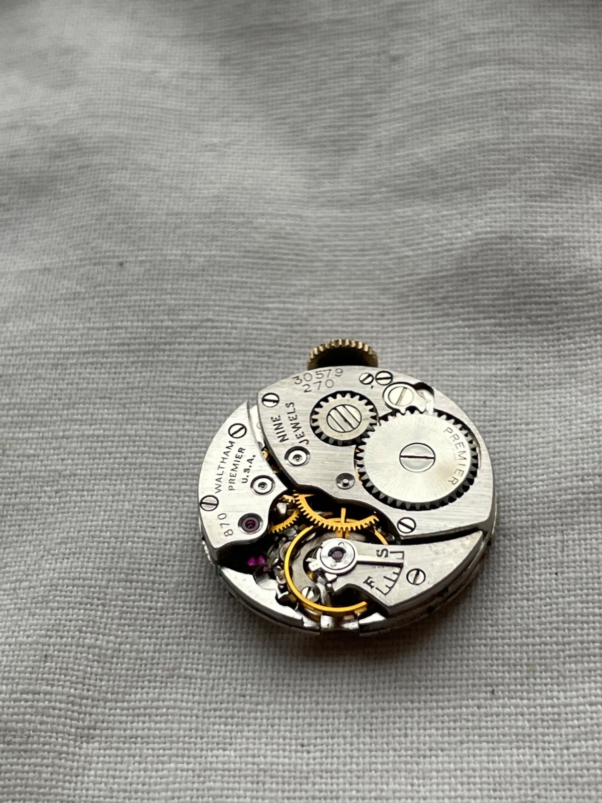 Waltham Premier – movement for women watches RUNS