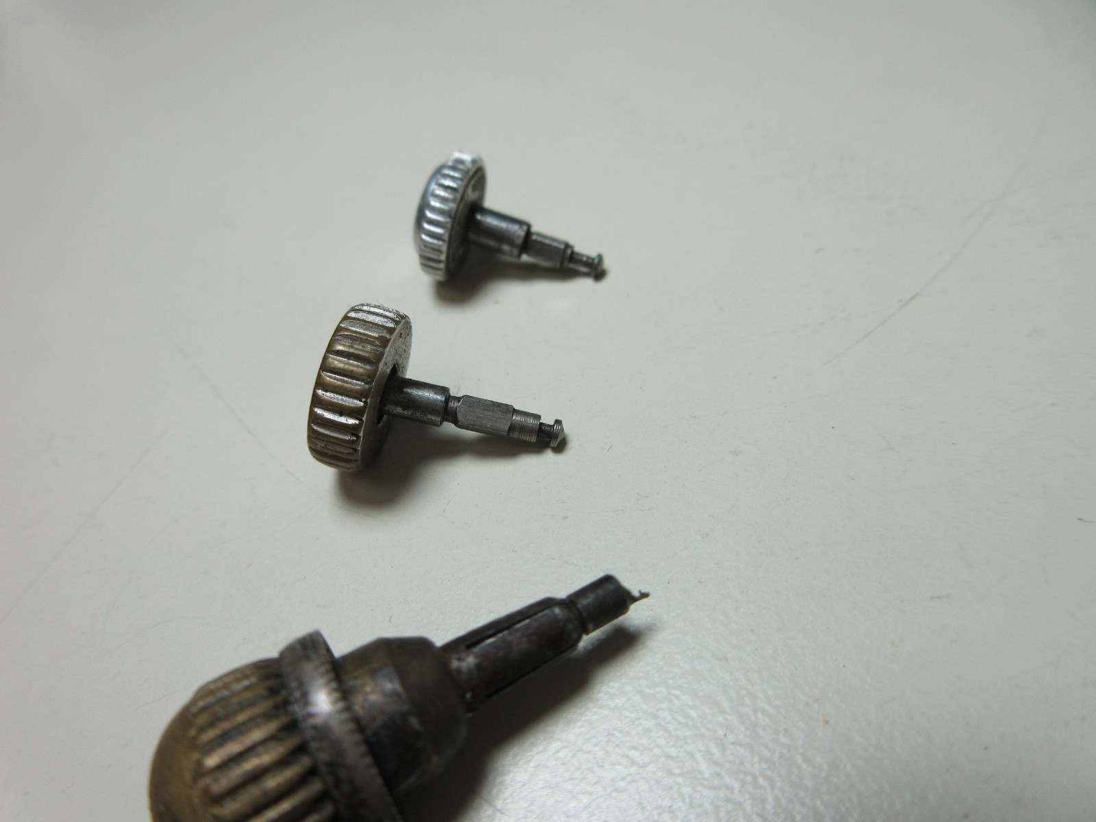 VINTAGE LOT OF POCKET WATCH CROWNS WATCHMAKERS REPLACEMENT PART #2