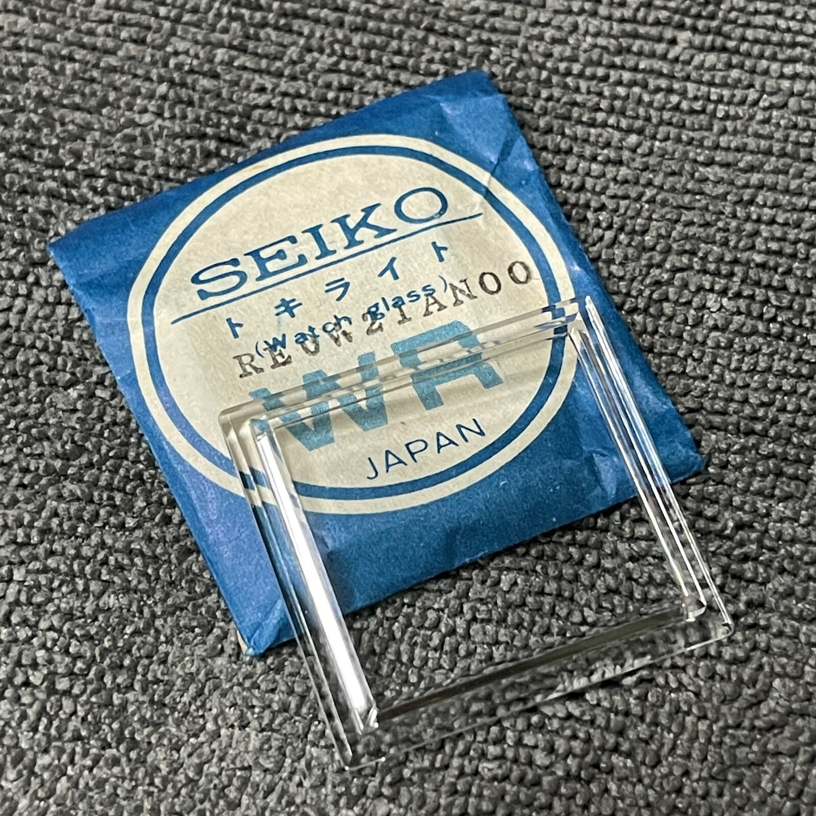 NEW OLD STOCK GENUINE CRYSTAL FOR SEIKO 7006-5020 RE0W21AN00