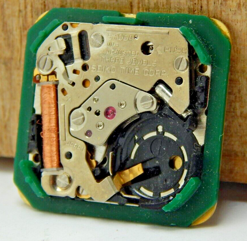 Ventage Seiko Quartz 5Y00A Art deco men’s wrist watch movement w/ gold tone dial