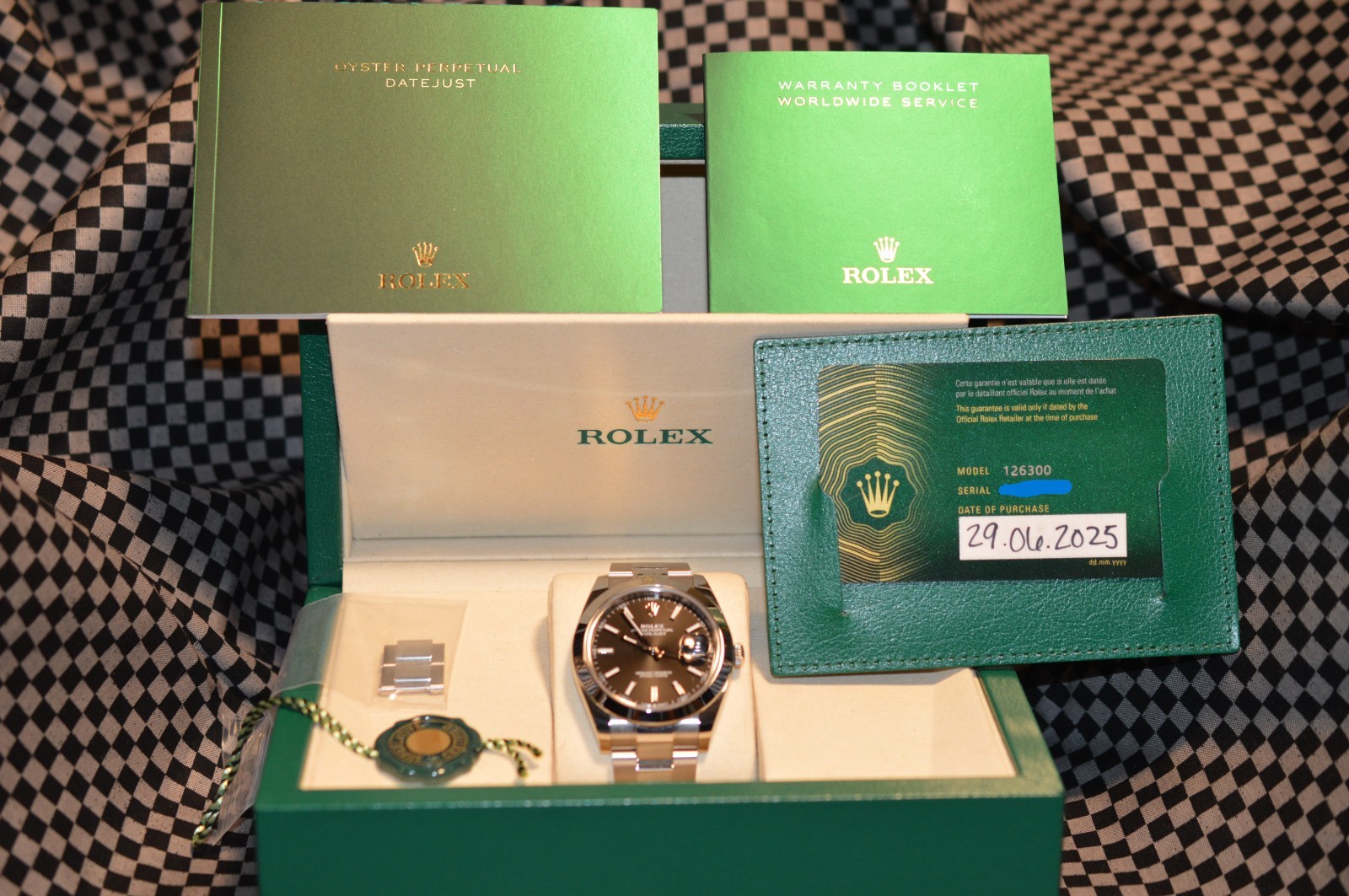 2025 Rolex Datejust 41mm Black Dial 126300 Full Set.