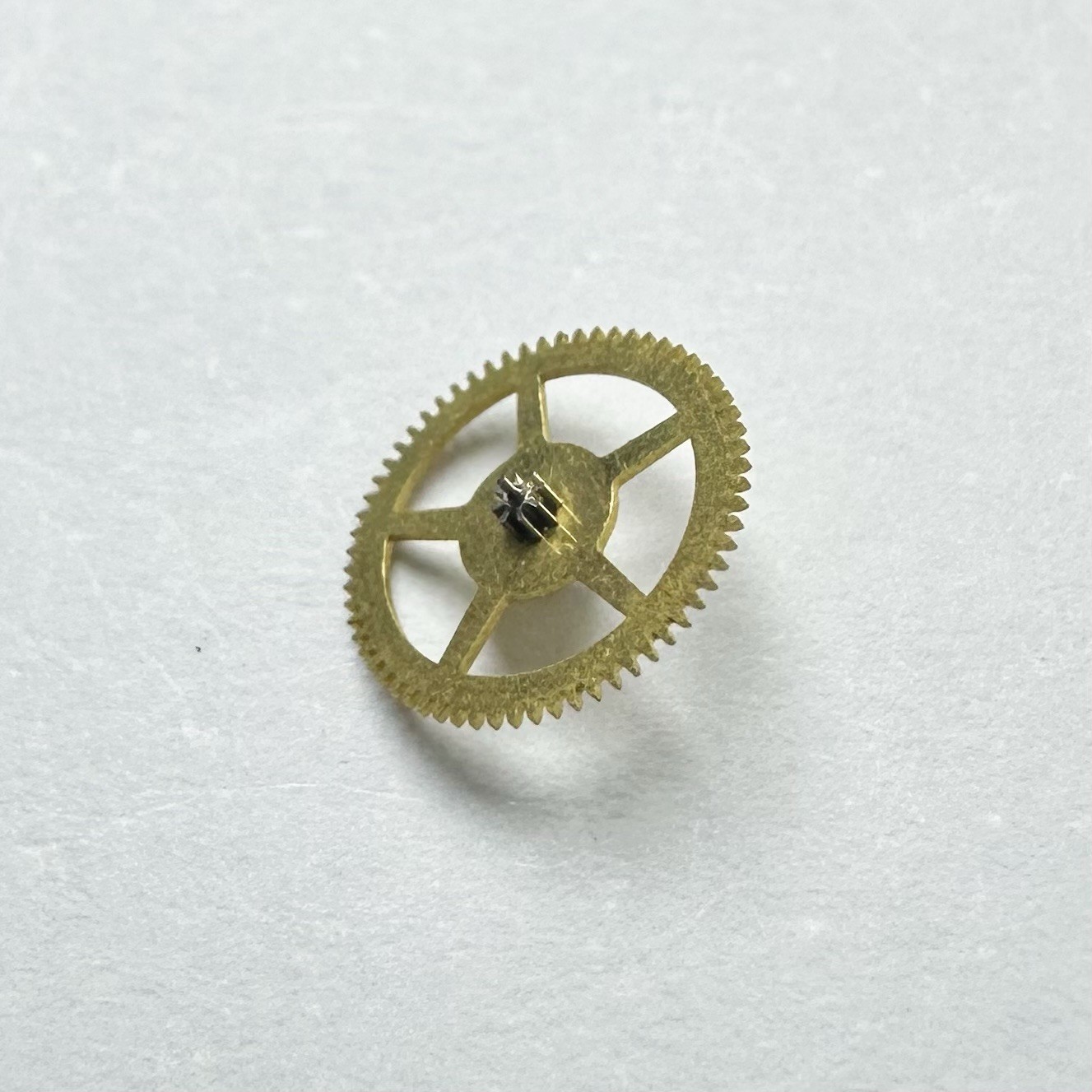 241 830 NOS FOURTH WHEEL SWEEP SECOND WHEEL FOR VINTAGE SEIKO 830 8305 8306 8325