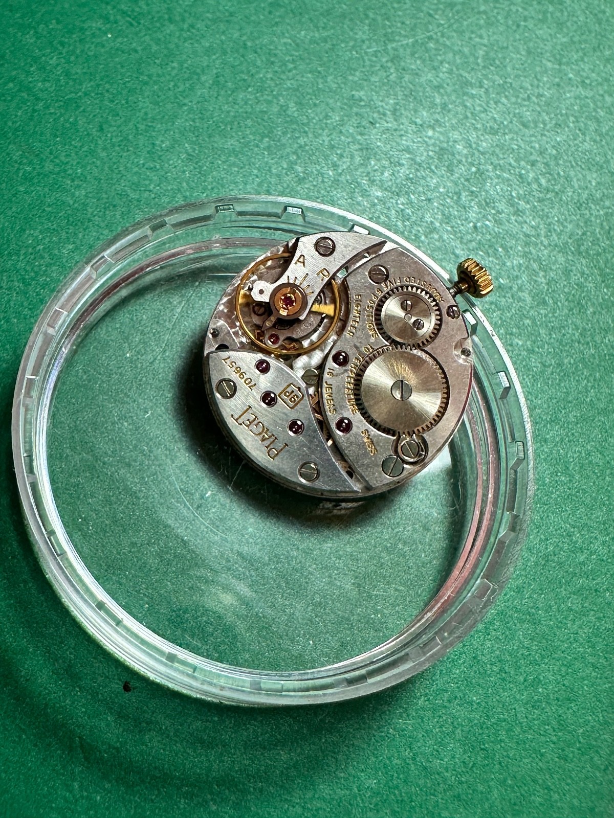 Piaget 9P Swiss Manual Wind Movement — working