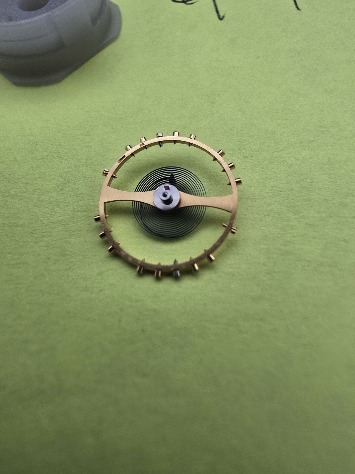 Rolex 1530 1520 1570 1556 8106 Balance Wheel Complete Blue Hairspring.