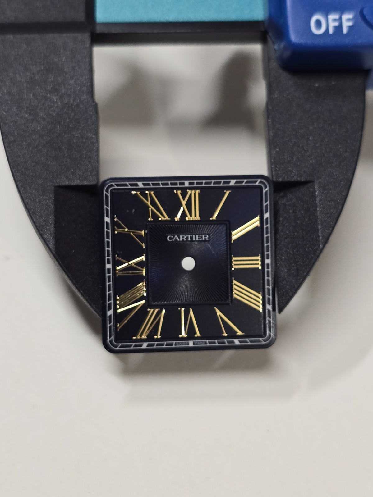 Genuine Cartier 18K Yellow Gold Santos-Dumont Large WGSA0077 Dial 22.7mm