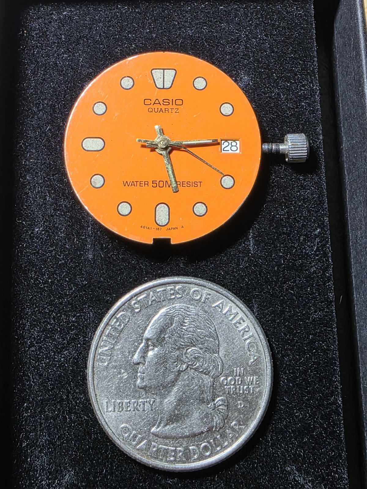 Vtg Casio 50m resist Lume Watch Dial with movement parts only 26.41mm (D6)