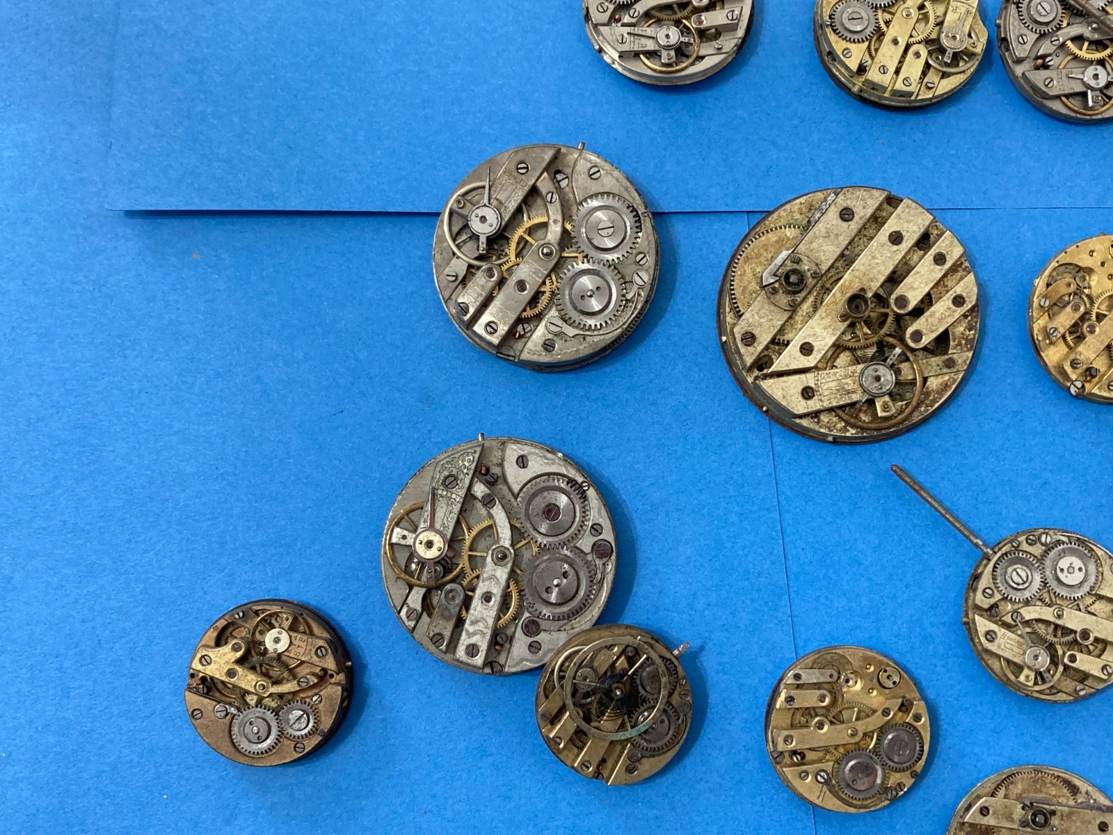 LOT OF NO.44 OLD VARIOUS POCKET WATCHES FOR POCKET WATCH TO RESTORE PARTS.