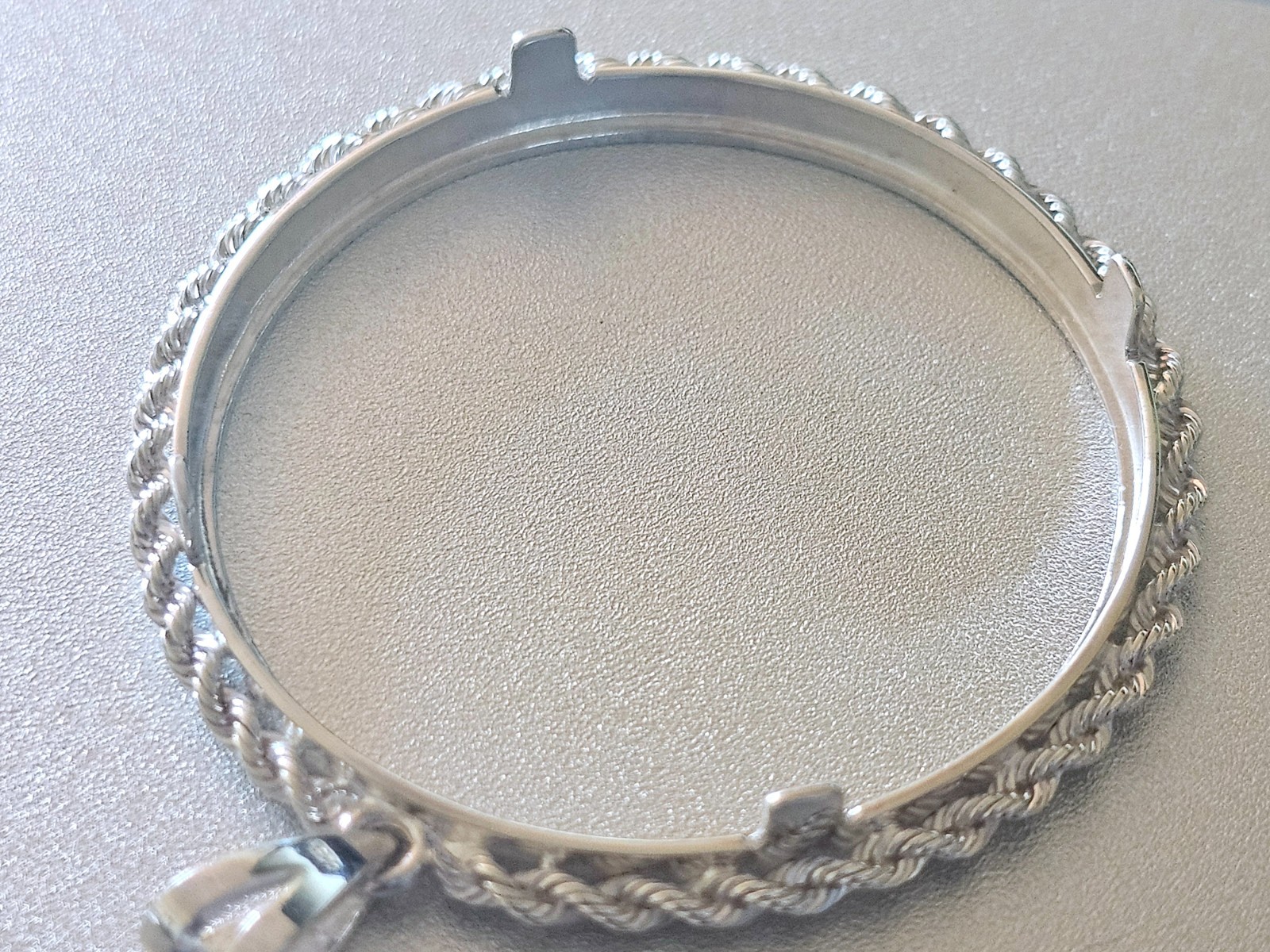 925 Sterling Silver Rope Edge Bezel for 39mm 1 oz Silver Rounds Casino Chips