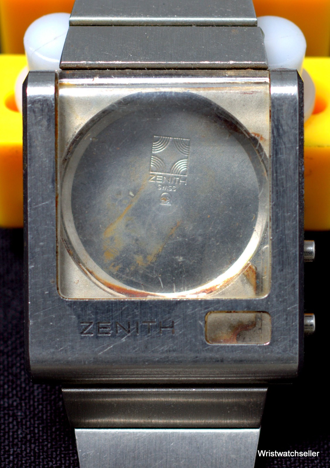 Zenith Futur Time Command LED Ana-Digi For Parts Free USA USPS Priority Service