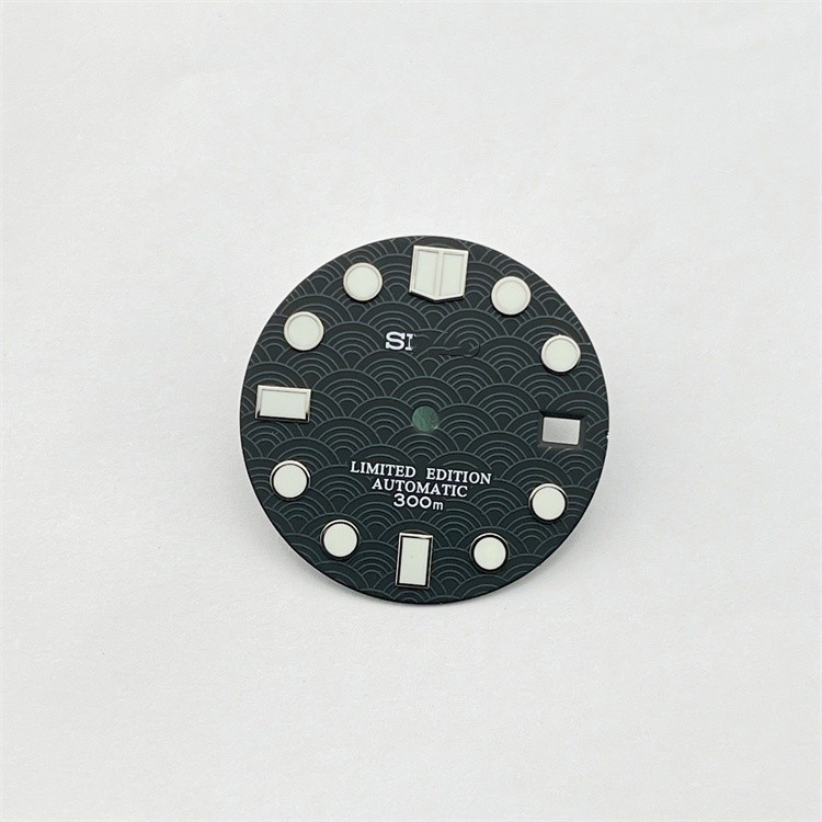28.5mm Fish Scales Watch Dial Green Luminous Date Fit Nh35 4R35 Movement