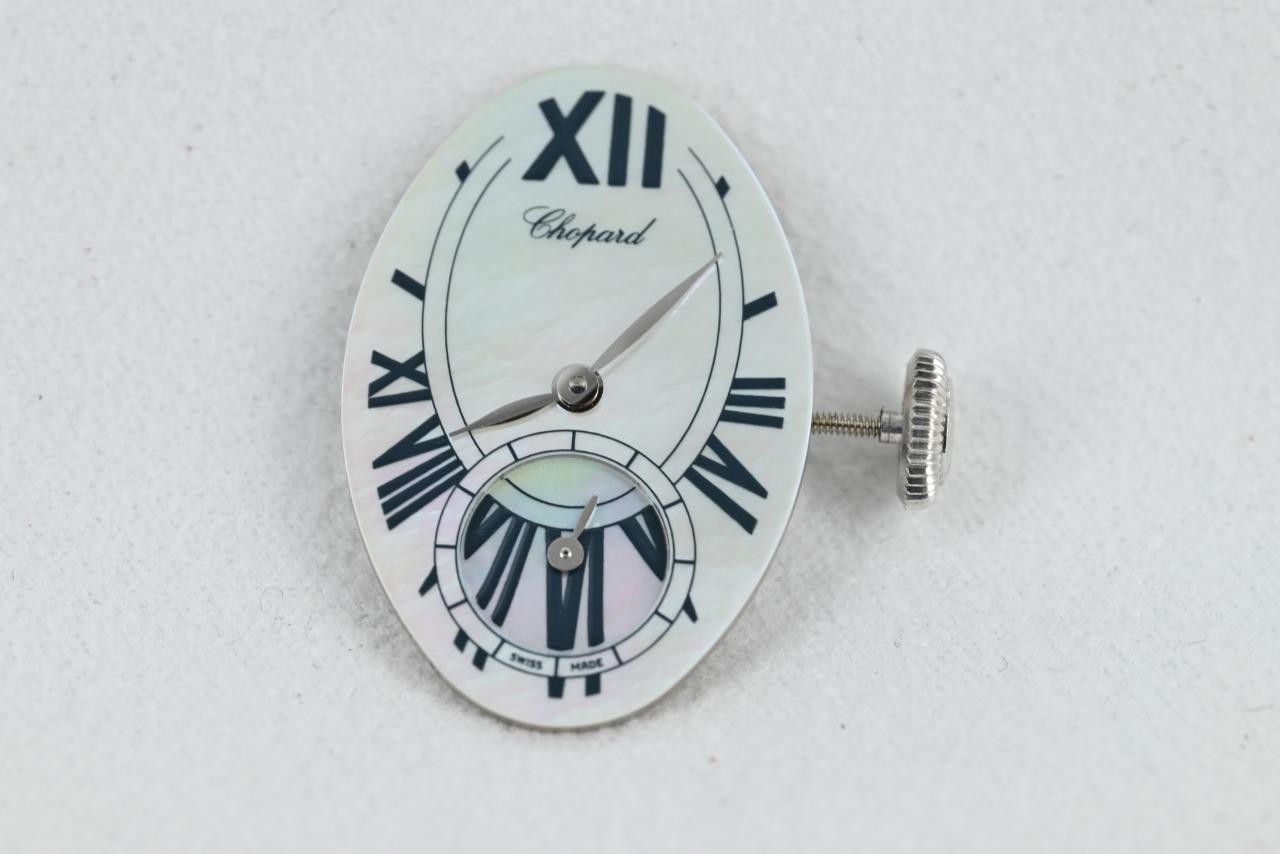 Chopard Quartz Watch Movement Cal 980.163 MOP Dial – Hands & Crown – Running