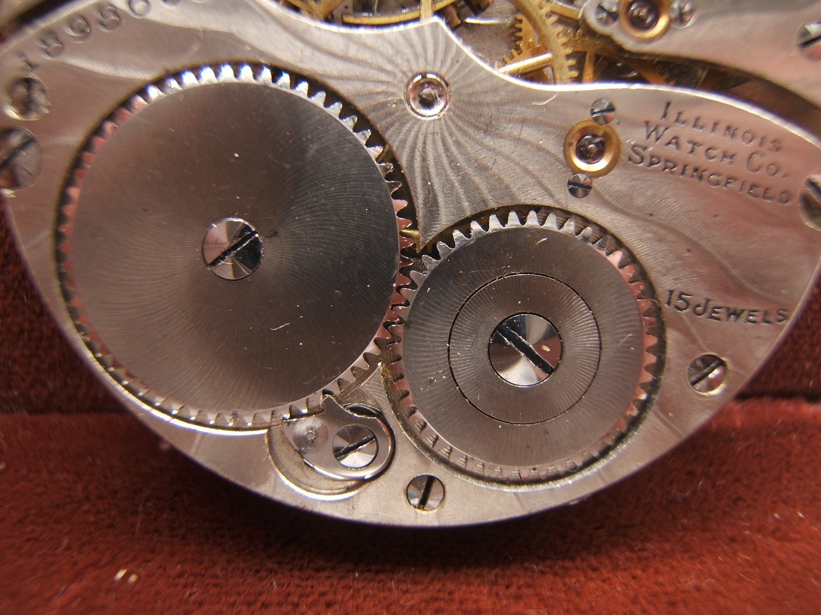 FA HENNINGER POCKET WATCH MOVEMENT & DIAL ILLINOIS WATCH CO 15J SIZE 12 AS IS