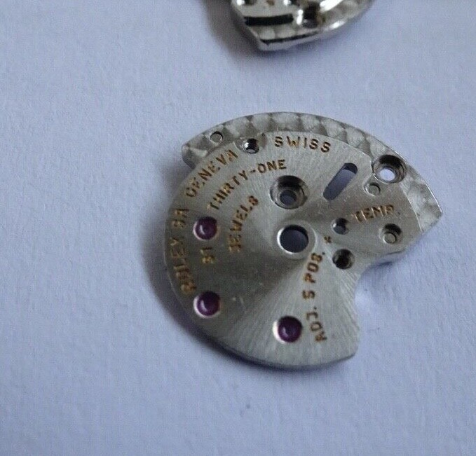 Genuine Rolex Automatic Device Upper Bridge 2235 2230 140 from Rolex store