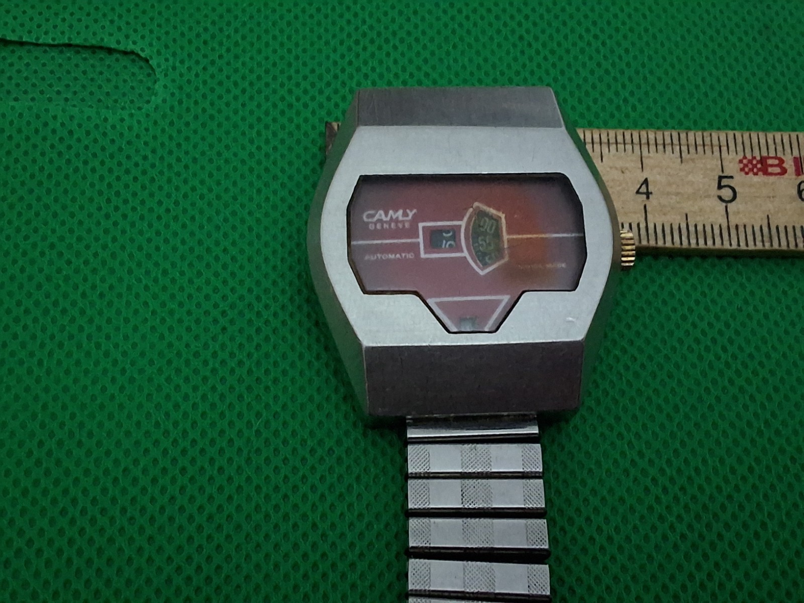Vintage CAMY 17 Jewels Manual Wind Wrist Watch Running Movements Swiss Made.
