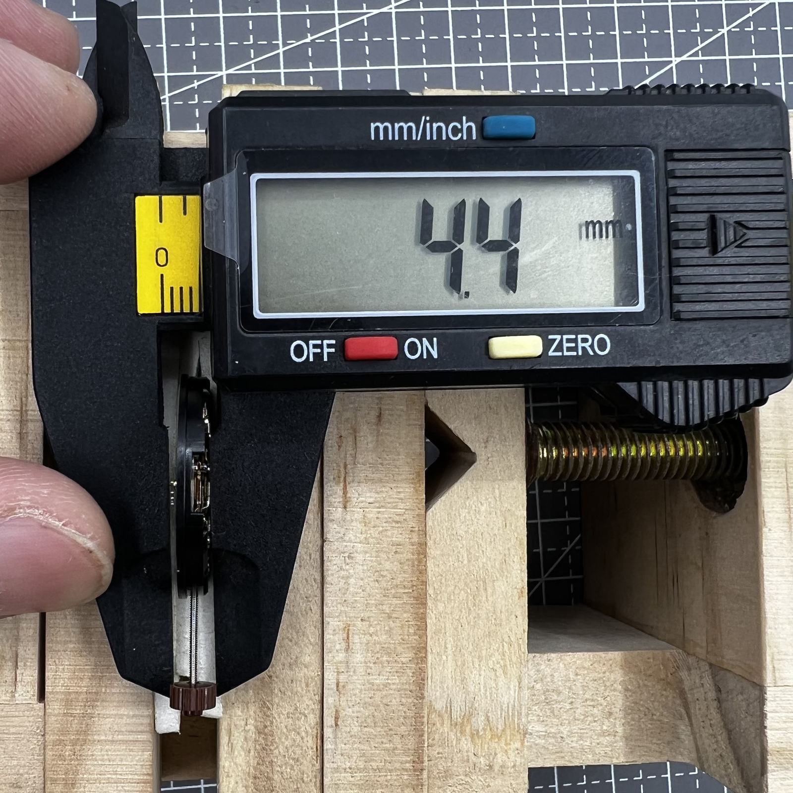 Ronda 505 Date At 6 Quartz Watch Movement