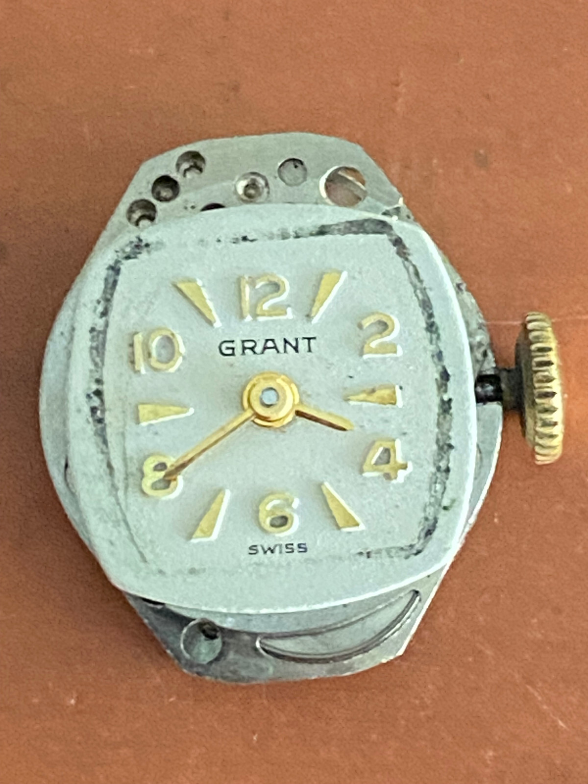 VINTAGE LADIES 18.37MM X 15.05 MM GRANT WRIST WATCH MOVEMENT, KEEPING TIME,