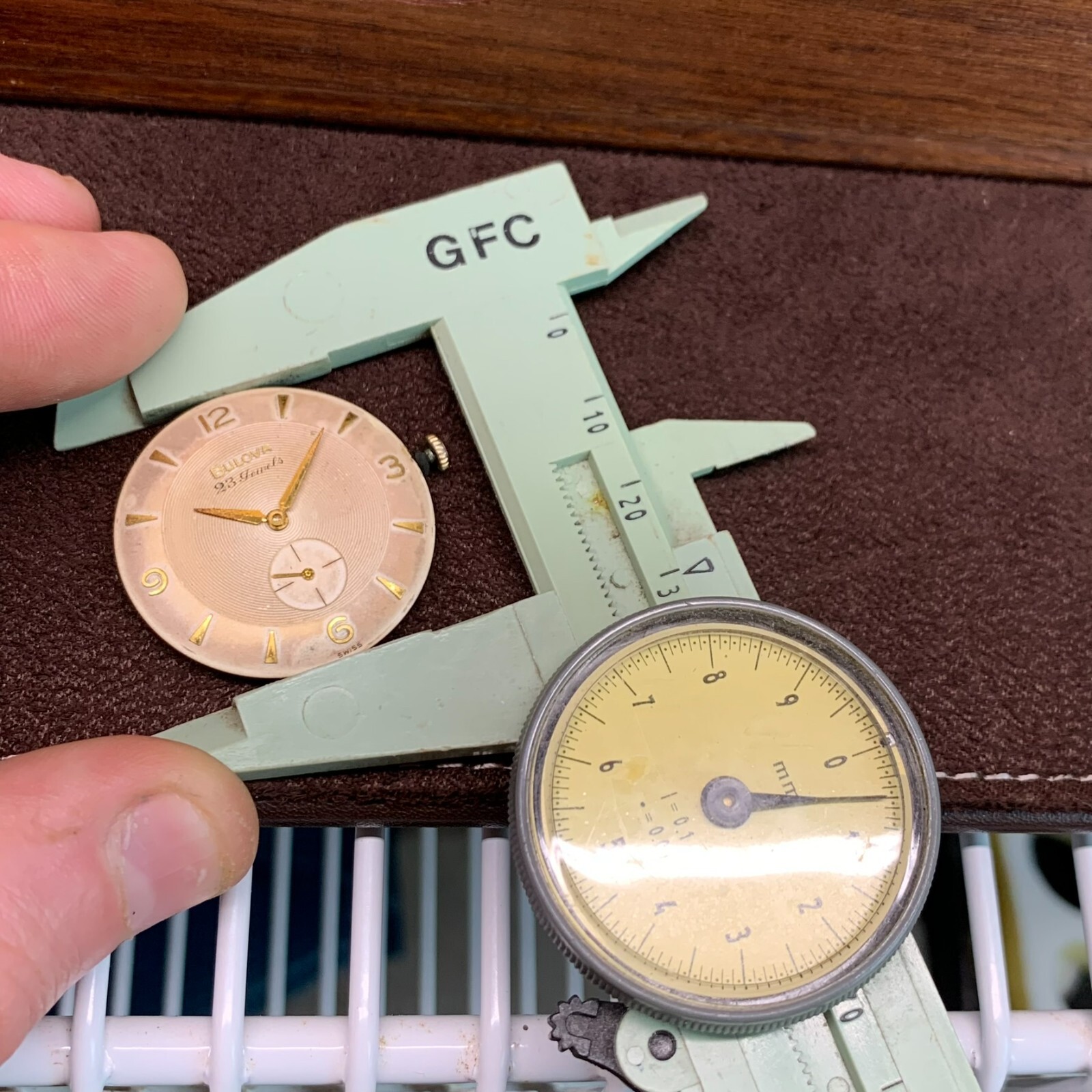 Bulova 11AC 23 Jewels Manual Wind Wristwatch Movement Runs
