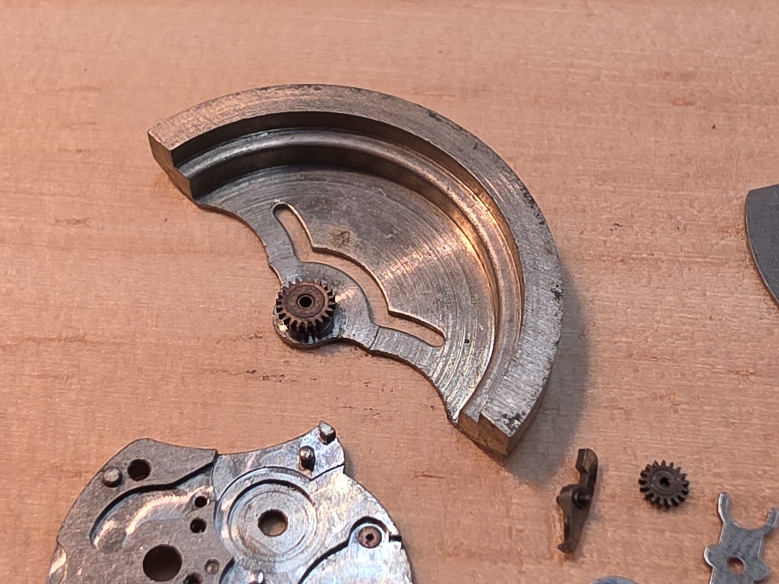 Lot Of Mixed Elgin 644 17j Automatic Parts-Rotor, Bridges, Wheels….