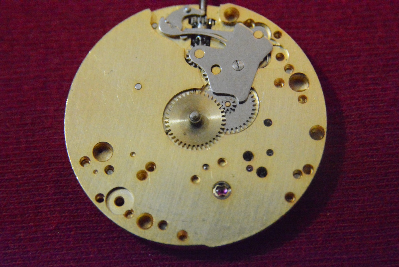 RARE Stud balance gold tone UNITAS 6498 17 jewels Swiss watch movement Incabloc