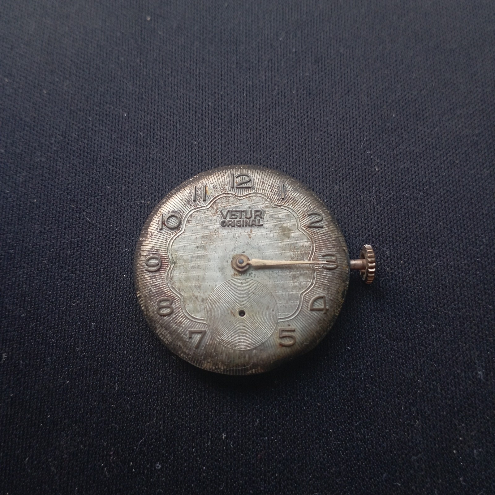 Super Rare Vetur Original Vintage Swiss 17 jewels Movement for parts or repair