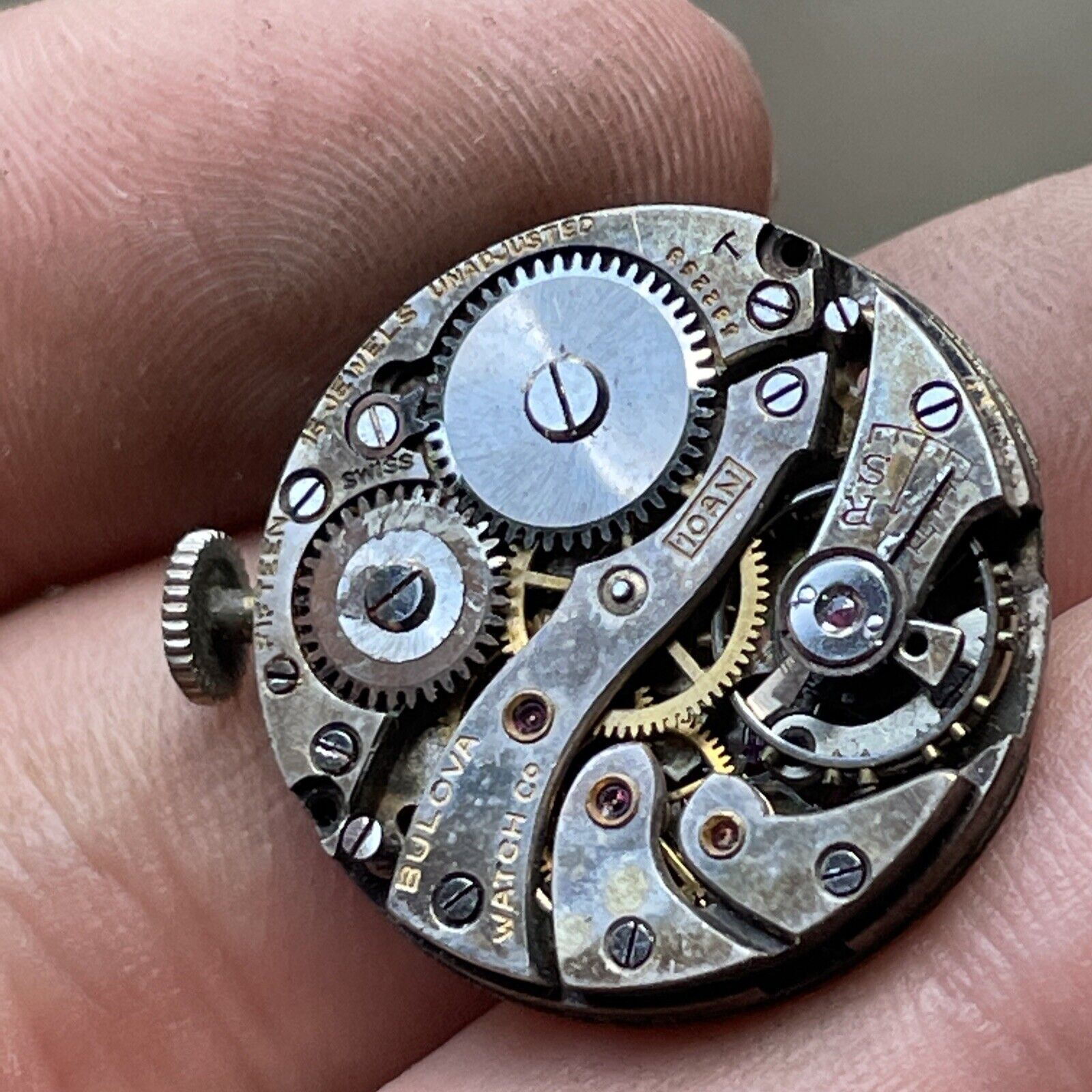 Vintage Bulova Watch Co. Swiss Fifteen Jewel Unadjusted Movement