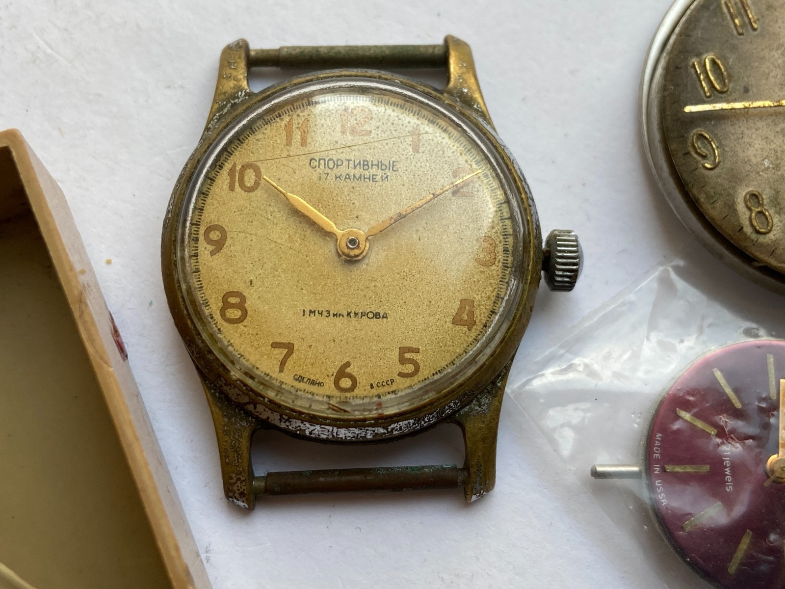 VINTAGE MEN /WOMEN WRIST WATCH PARTS + BOX POLJOT SPORTIVEN LUCH 2209 MIX LOT