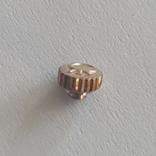 Milus Undercut Gold Plated Crown