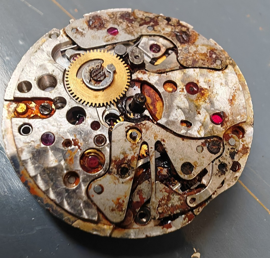 Orig ROLEX CAL 2236 Movement INCOMPLETE NON WORKING FOR PARTS DAMAGED bent